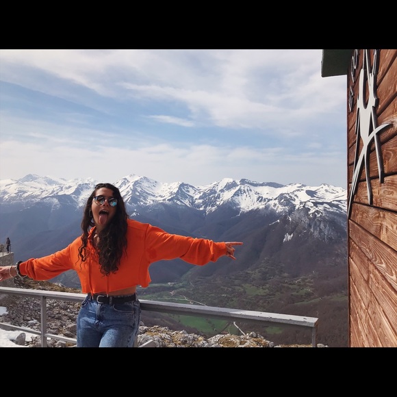 Meet your Posher, Meghan - Picture 1 of 1